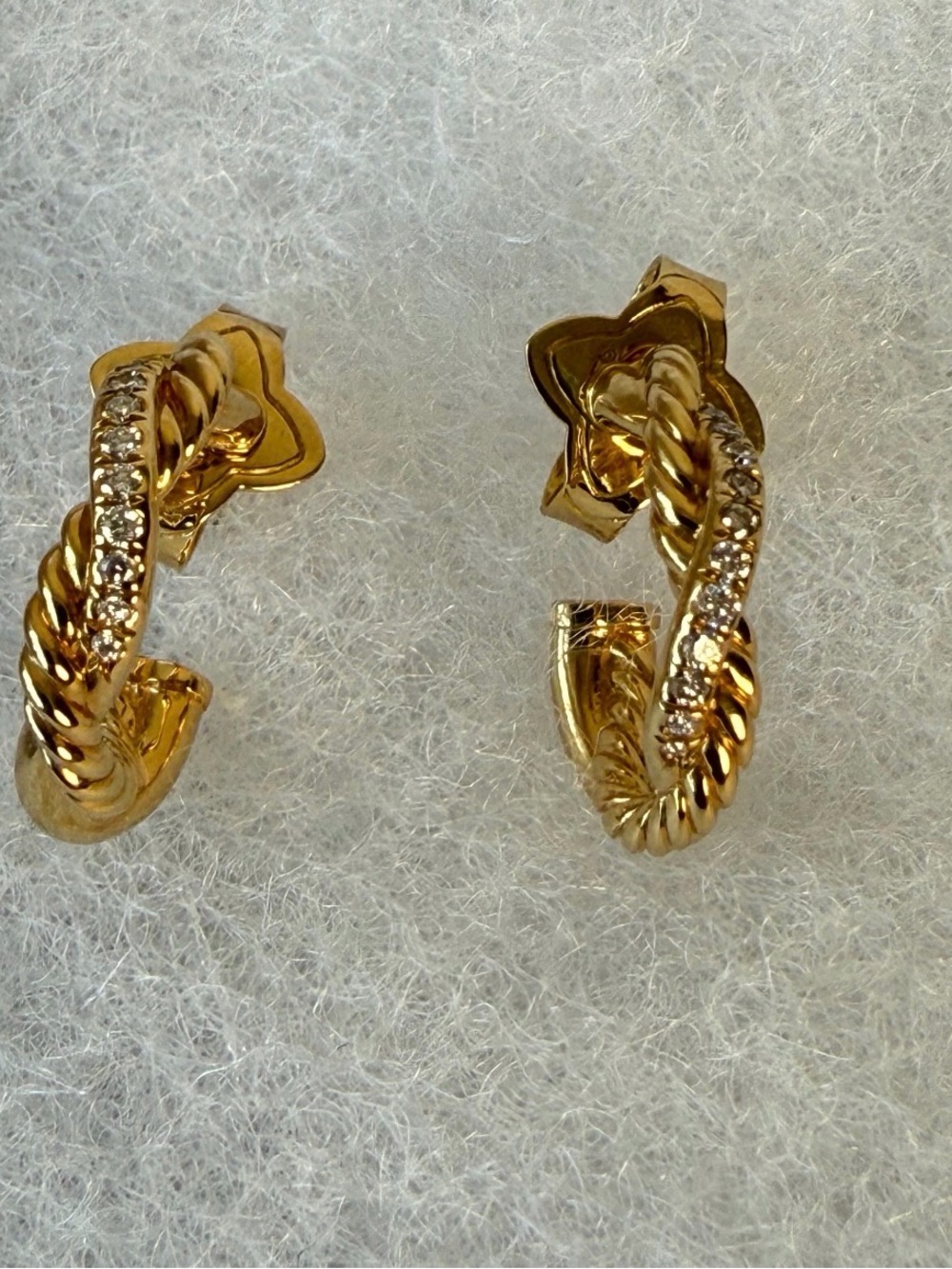 David Yurman 18K Diamonds Petite Infinity Huggie Hoop Earrings